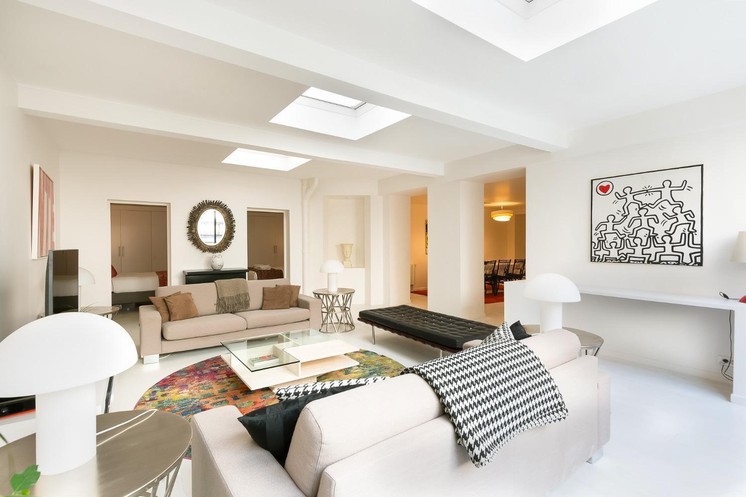 Modern 3 Bedrooms 3 Baths Full Center Of *