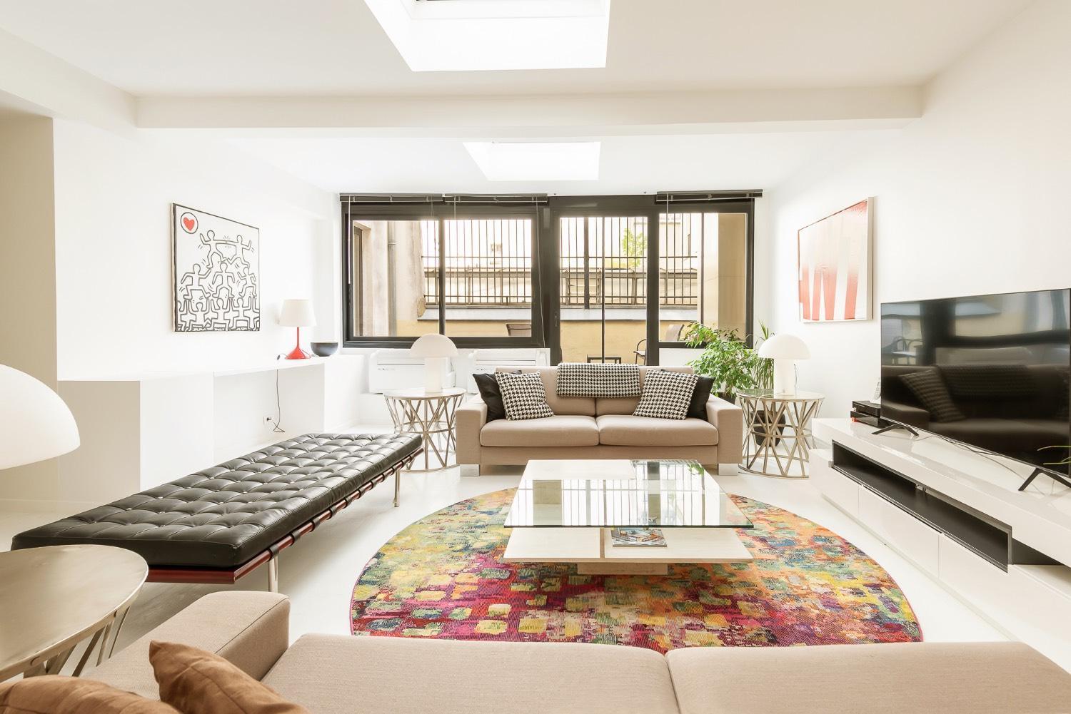 Modern 3 Bedrooms 3 Baths Full Center Of Parijs